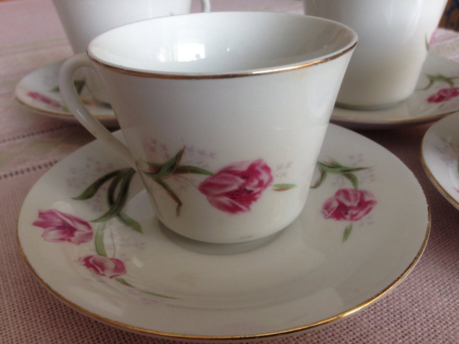 Vintage 4 st moccakoppar espressokoppar med fat  Hebei Porcelain  Kina