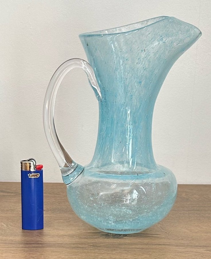 Elegant Handblåst Blå Glas Kanna - Unik och Tidlös Design