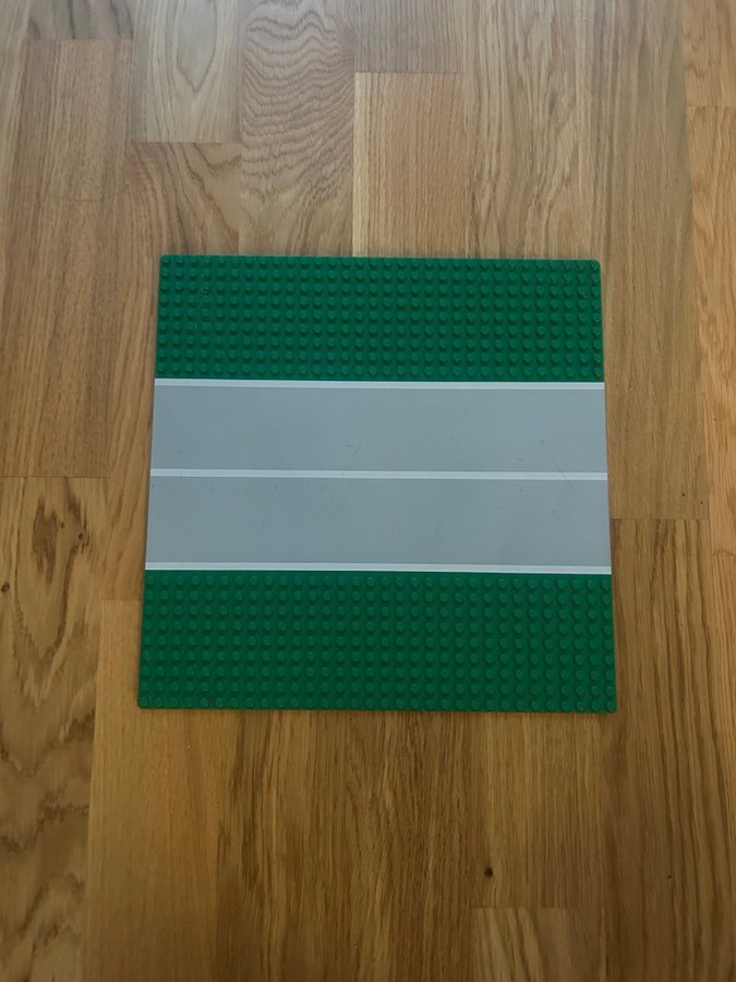 Lego Baseplate 32 x 32 with 9-Stud Straight and Road / Runway Print