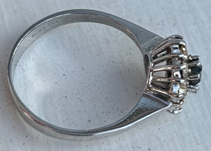Vintage Silverring med Blå Sten - Gnistrande Skönhet