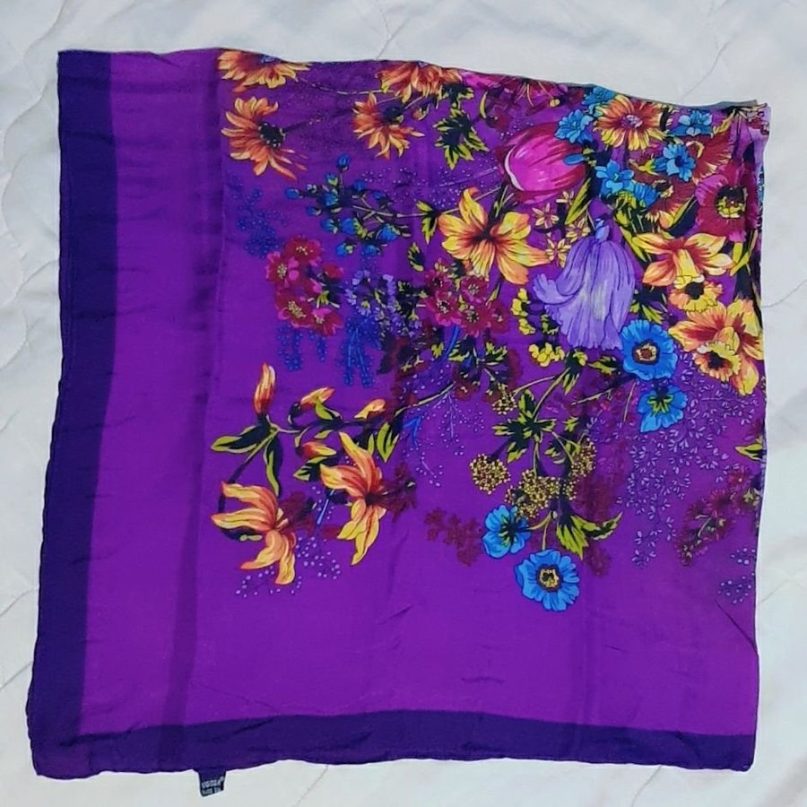 Elegant Lila sjal scarf halsduk med blommigt mönster