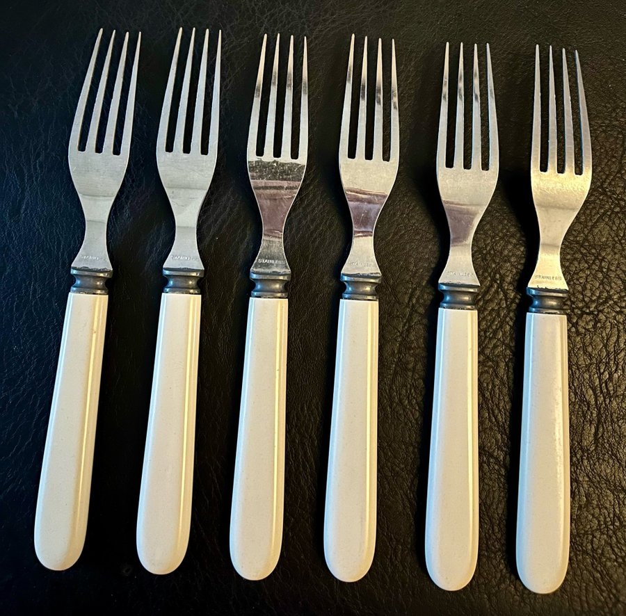 VINTAGE LANDERS STEAK KNIVES AND FORKS