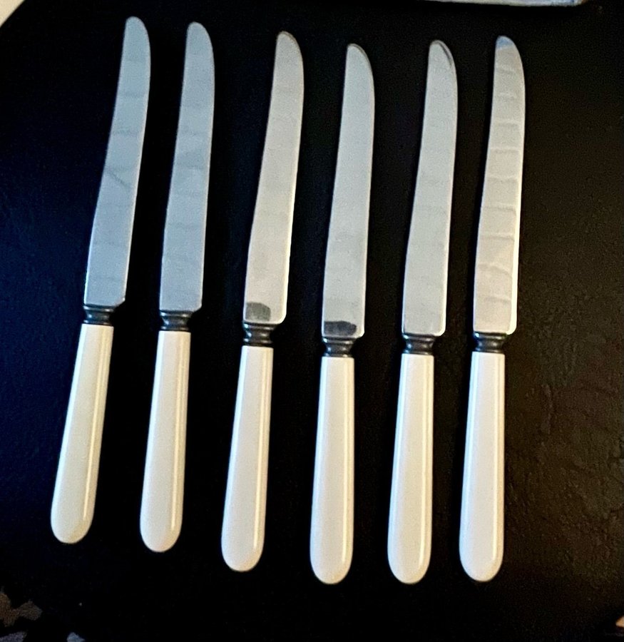 VINTAGE LANDERS STEAK KNIVES AND FORKS