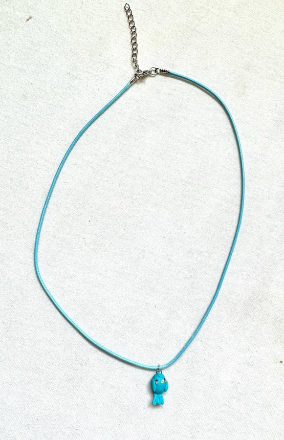 Nytt! Handgjort halsband tillverkat av polymerlera  presenttips