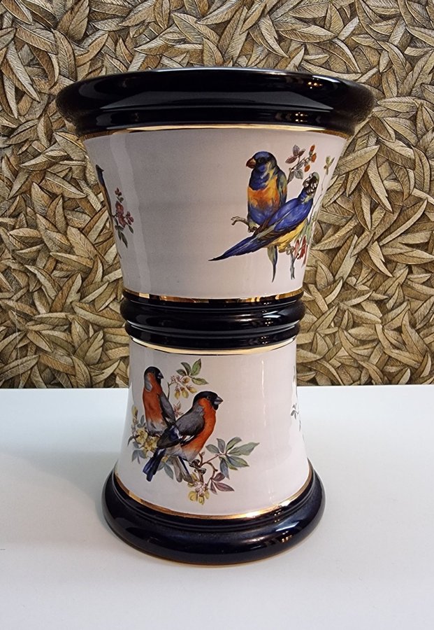 Vas i keramik dekorerad med fåglar Il Verrocchio Florence Italy