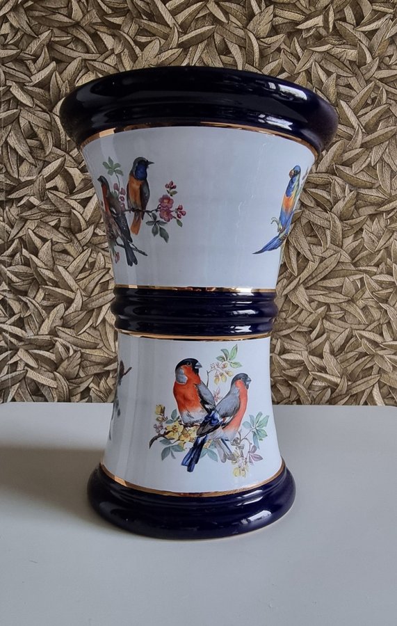 Vas i keramik dekorerad med fåglar Il Verrocchio Florence Italy