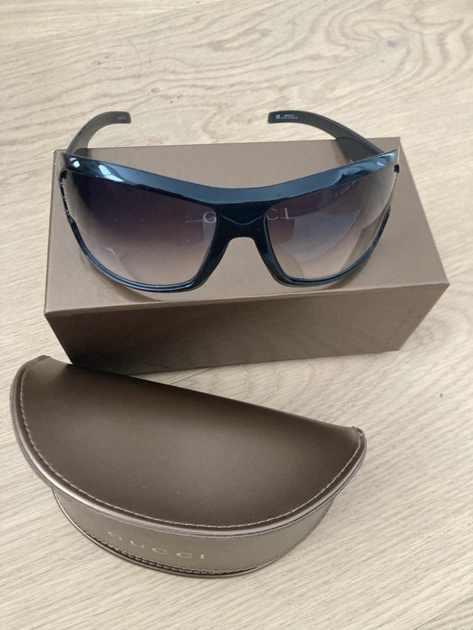 GUCCI Oversized Svart /Silver GG1510 sunglasses