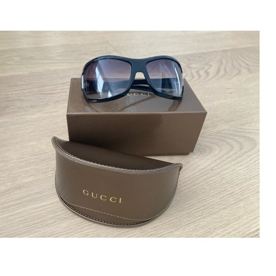 GUCCI Oversized Svart /Silver GG1510 sunglasses