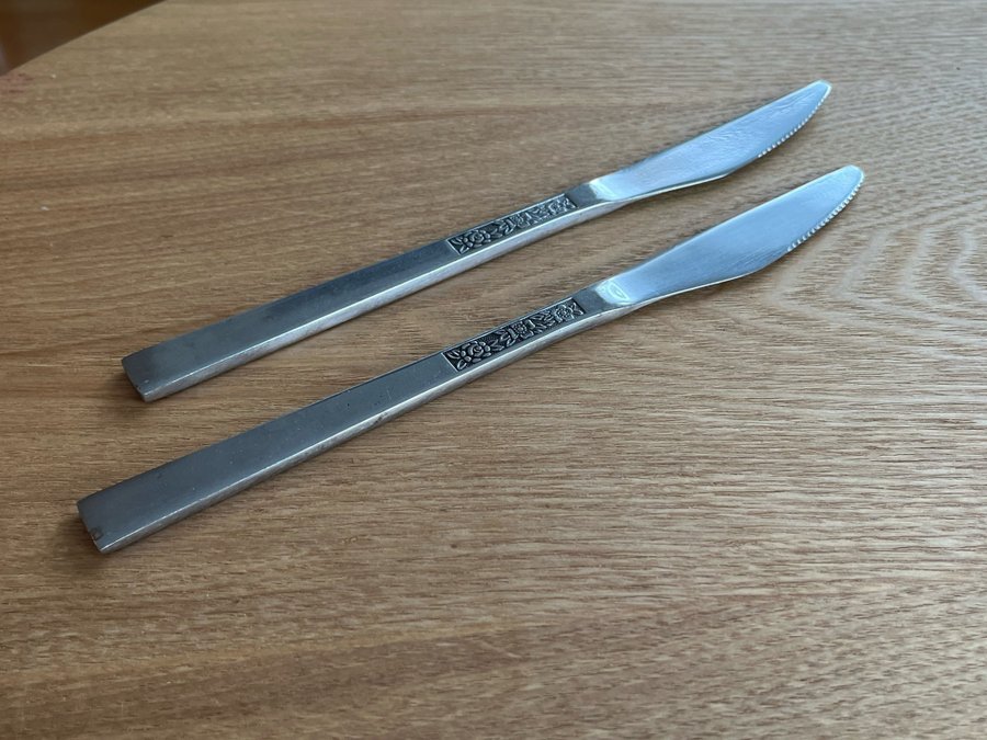 Åhléns Rosen 2 stycken knivar (222 centimeter)