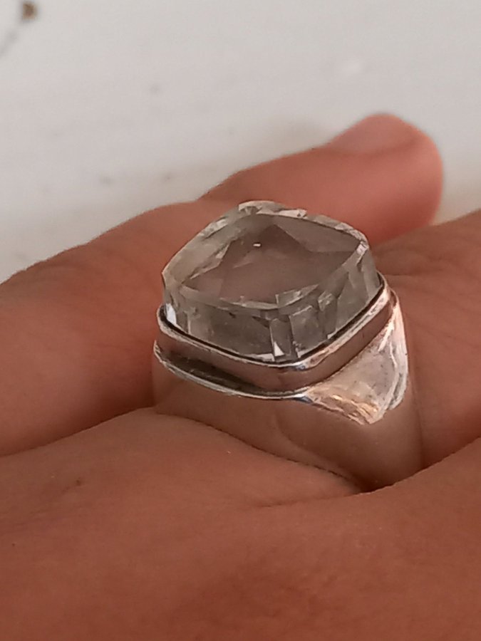 Snygg RING äkta silver 835 BERGKRISTALL kuddslipad stl 165