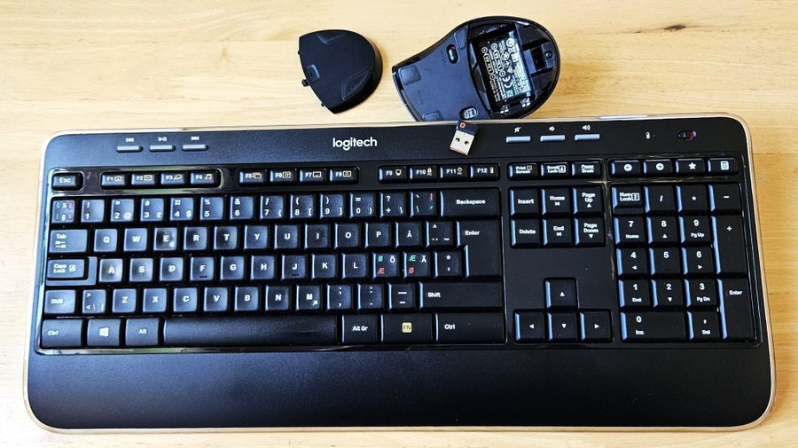 Logitech MK520 + Mus M705 Trådlös i bra skick