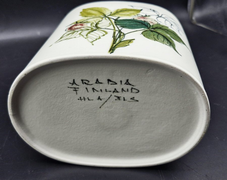 Vas i keramik - Hilkka-Liisa Ahola - Arabia - Finland - Mycket fint skick