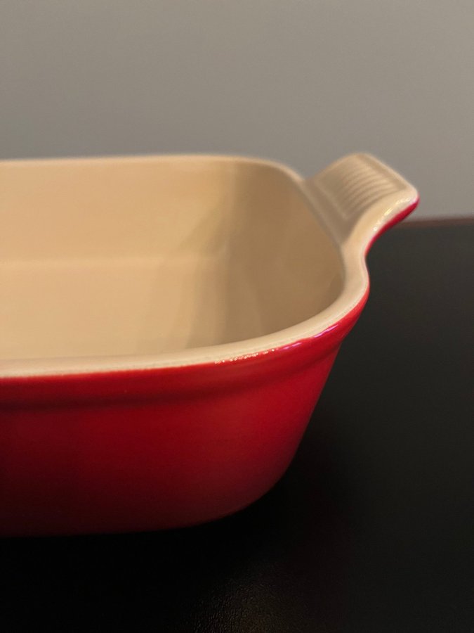 Le Creuset kvadratisk ugnsfast form Heritage stengods cerise - fint skick!