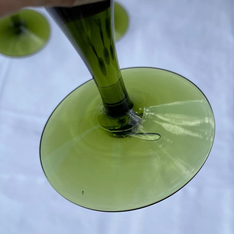 Åfors - 6 vinglas/remmare på grön fot - Åfors glasbruk - jättefint skick