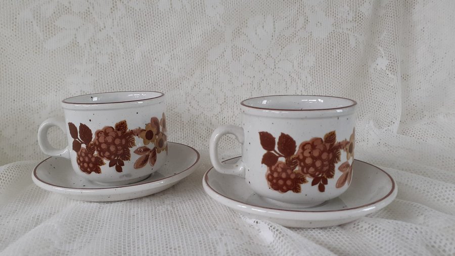 2 stycken kaffekoppar med fat Stonedale Tableware By Sampson Bridgwood England