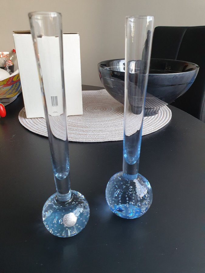 2 st härligt blå orkidé vaser i bubbligt glas Kosta Sweden