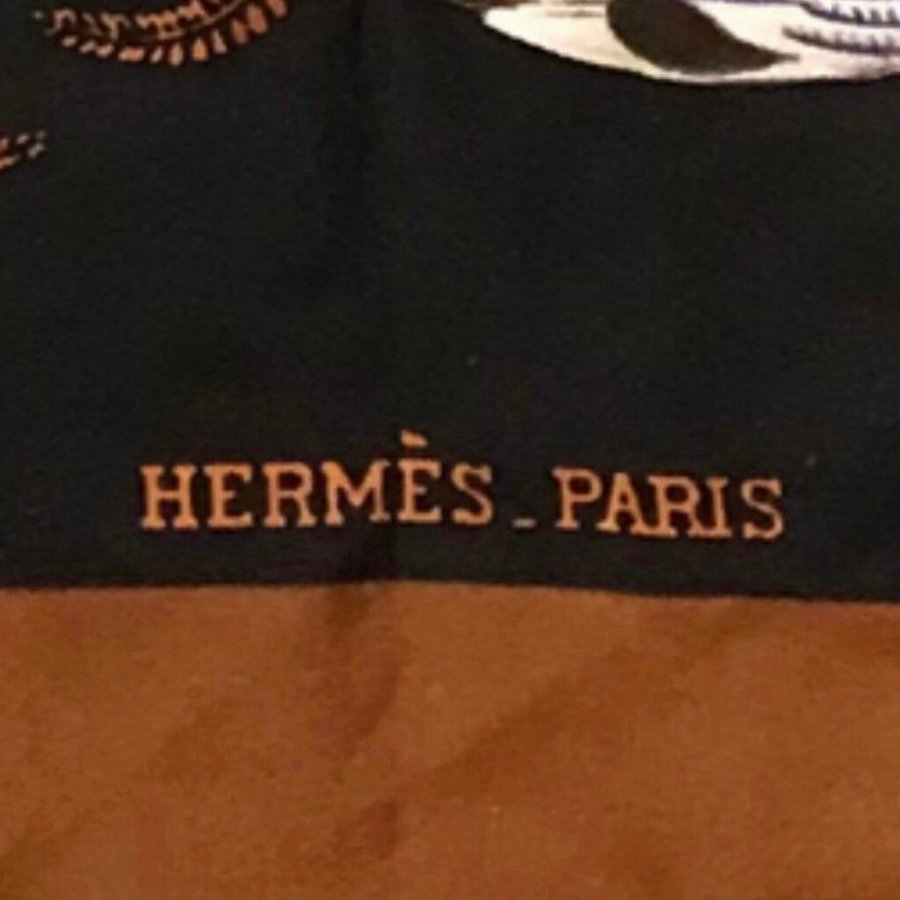 Extremt sällsynt scarf - HERMÉS ”GIBIERS” ORIGINALUTGÅVA från 1966
