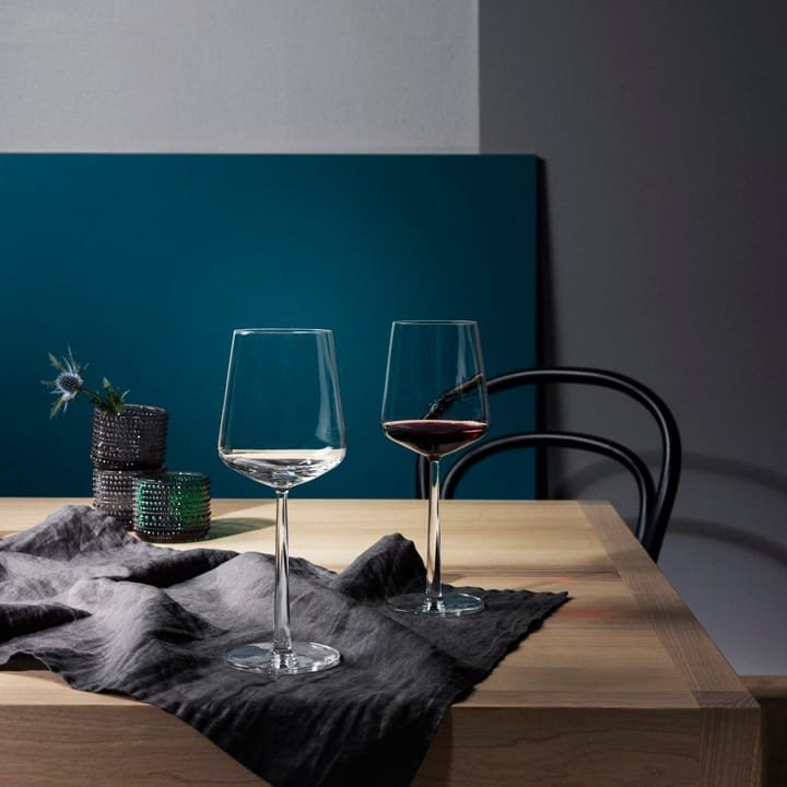 2 st helt nya iittala essence rödvinglas - Design av Alfredo Häberli för iittala