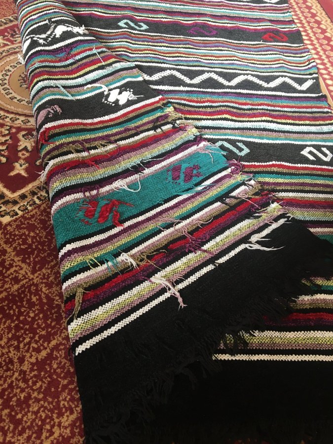 autentisk handgjord färgglad ullmatta 150x100 En unik handvävd marockansk matta
