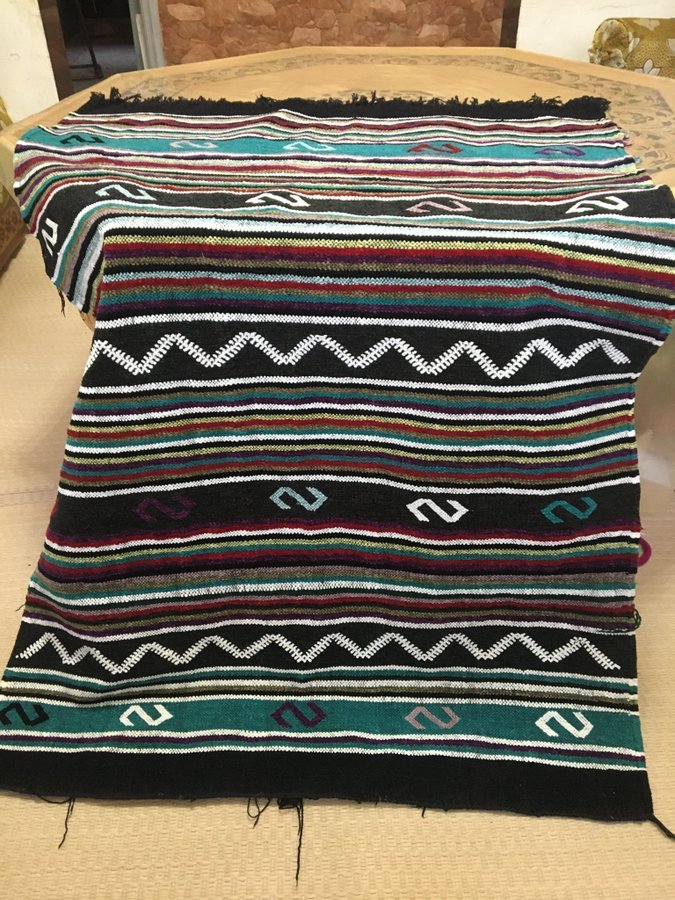 autentisk handgjord färgglad ullmatta 150x100 En unik handvävd marockansk matta