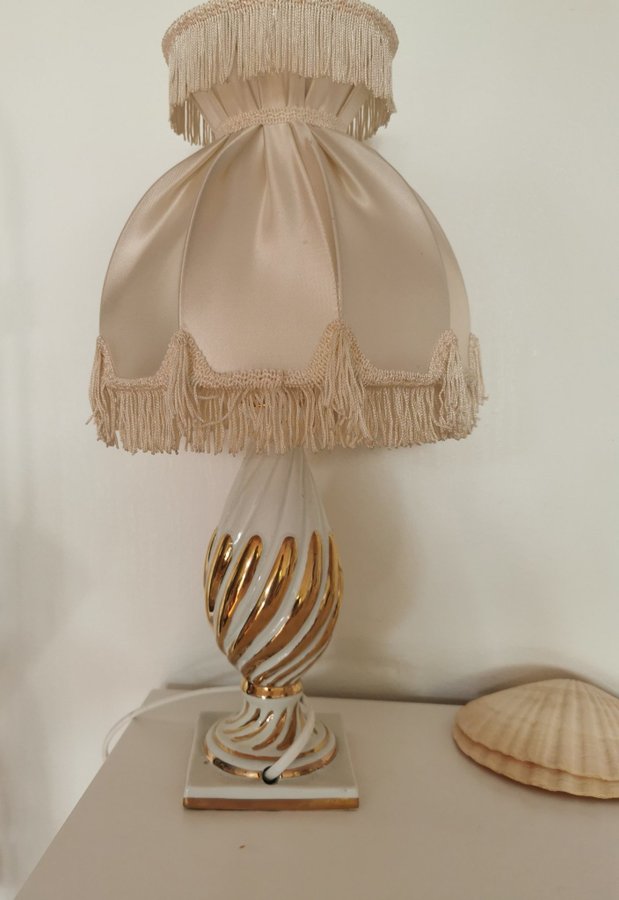 Italy bordslampa~goldwhite~Vintage tablelamp~