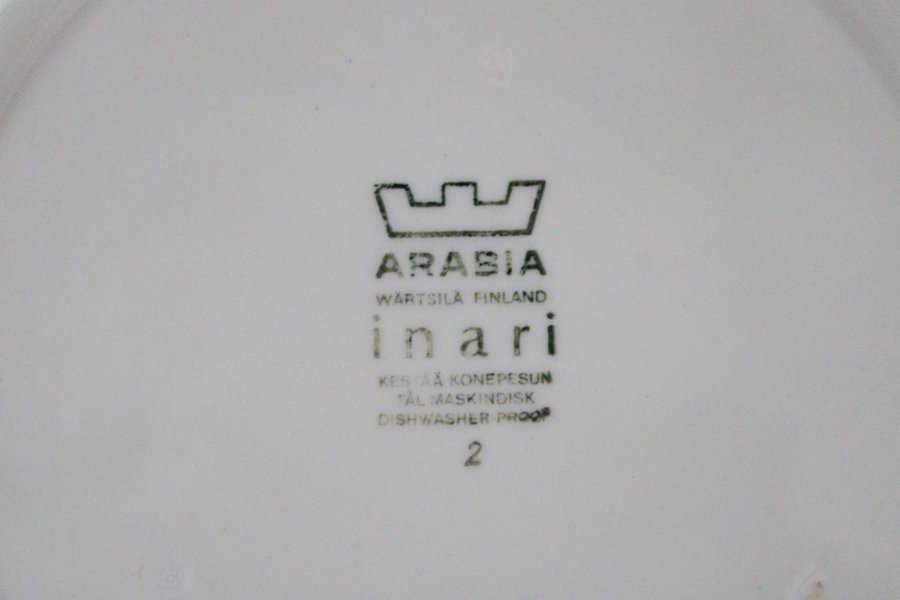 Arabia - 2 + 1 tallrikar - Ø 175 cm - Ø 195 cm - "Inari" - "Meri"