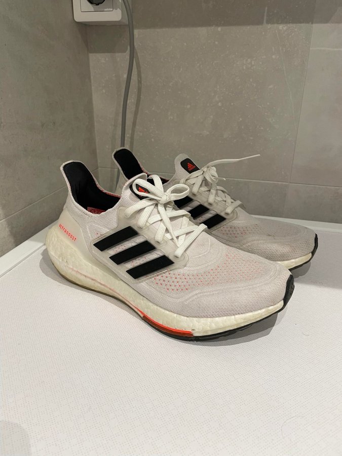 Adidas Ultraboost 22 Storlek 40 2/3