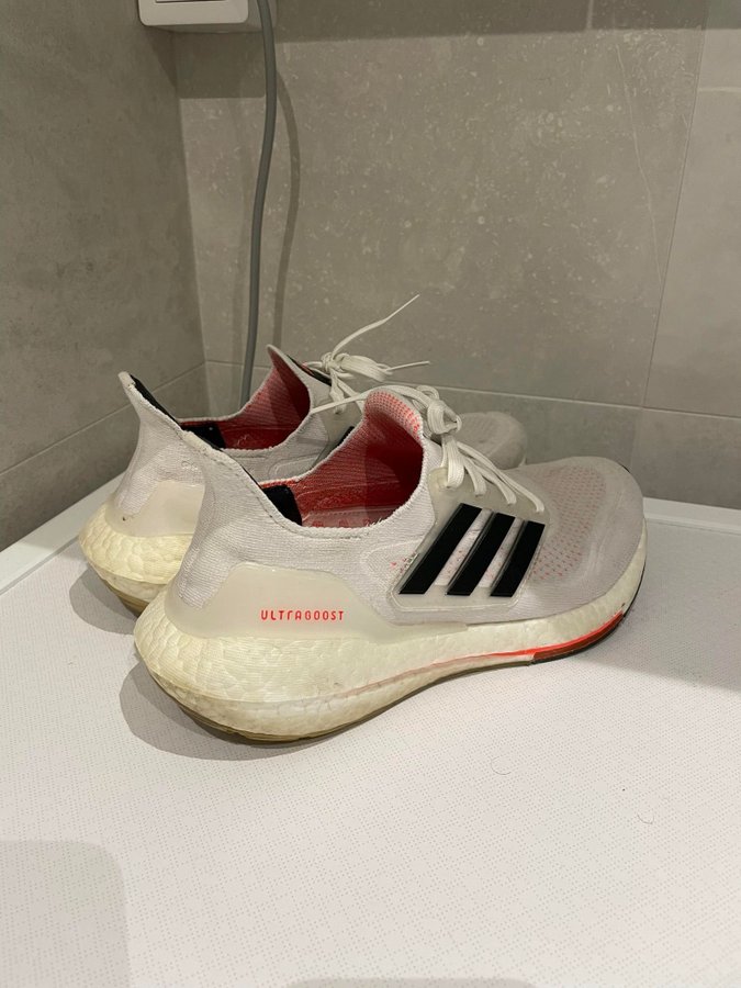 Adidas Ultraboost 22 Storlek 40 2/3