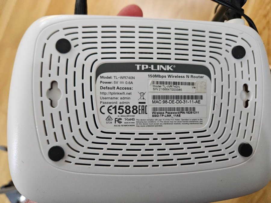 TP-Link TL-WR740N router