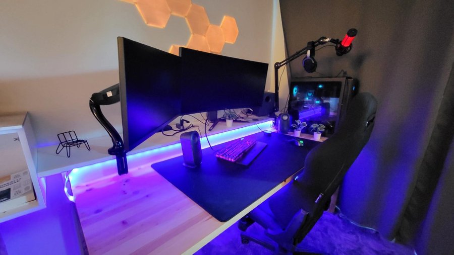 Episkt Gaming Setup till Salu