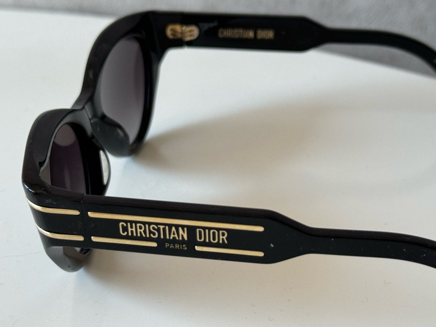 Nyhet från CHRISTIAN DIOR solgalsögon ( signature B71 )