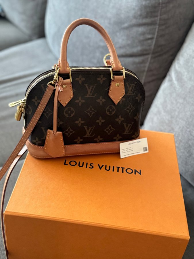 Louis Vuitton Alma bb Väska