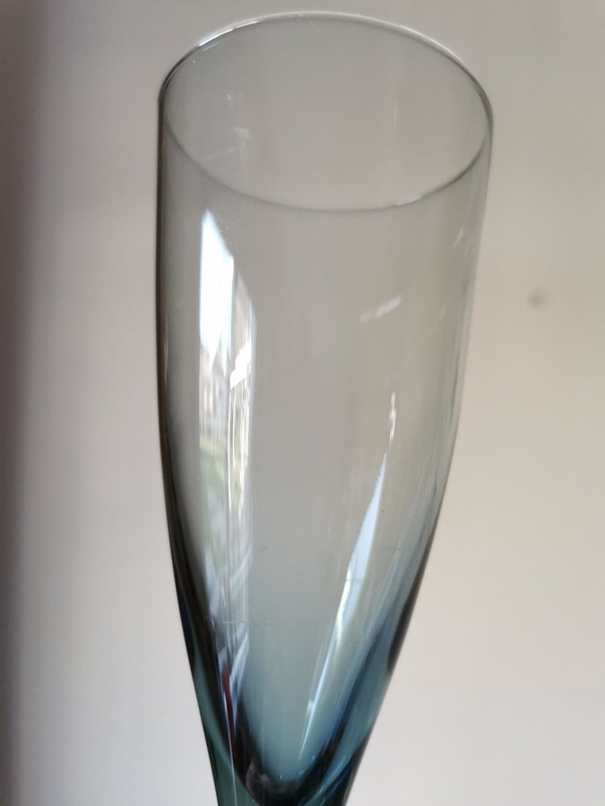 Champagneglas från SKRUF design Bengt Edenfalk