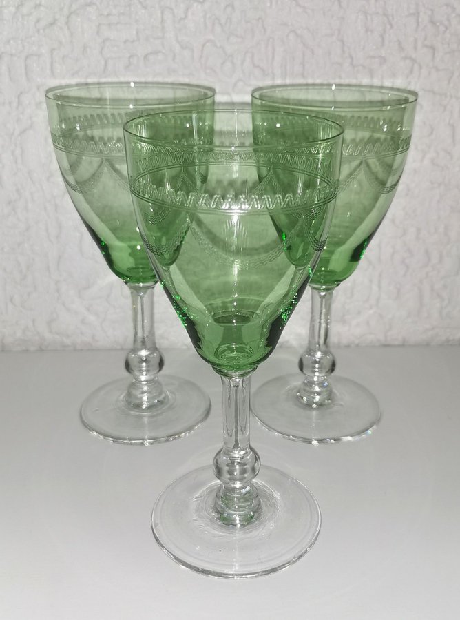 3 st vinglas på fot retro vintage 145x65 cm