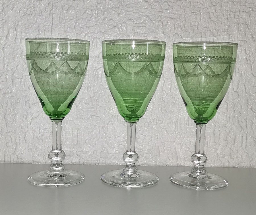 3 st vinglas på fot retro vintage 145x65 cm