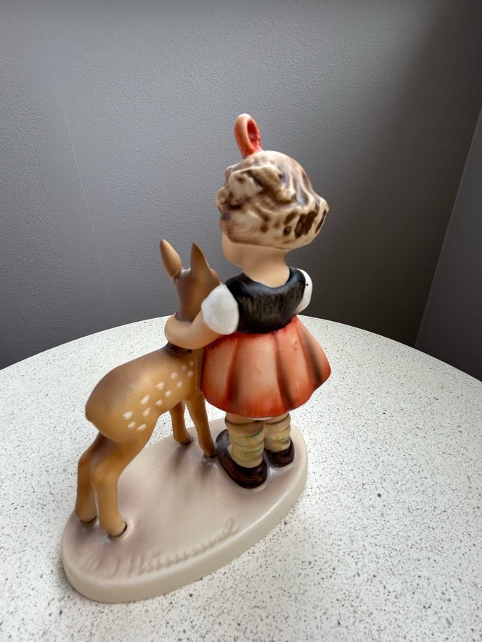 Goebel Hummel figurin flicka med rådjur