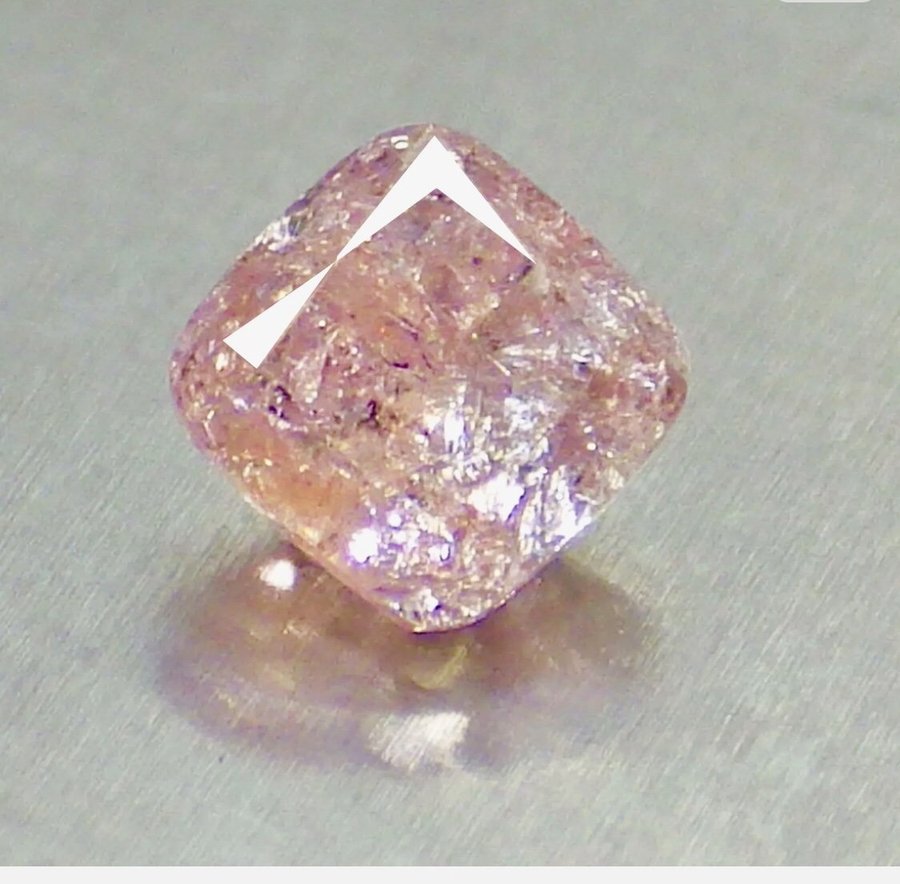 Vacker!! Häpnadsväckande!! Fancy Argyle Rosa Diamant 020 carat Länk till video