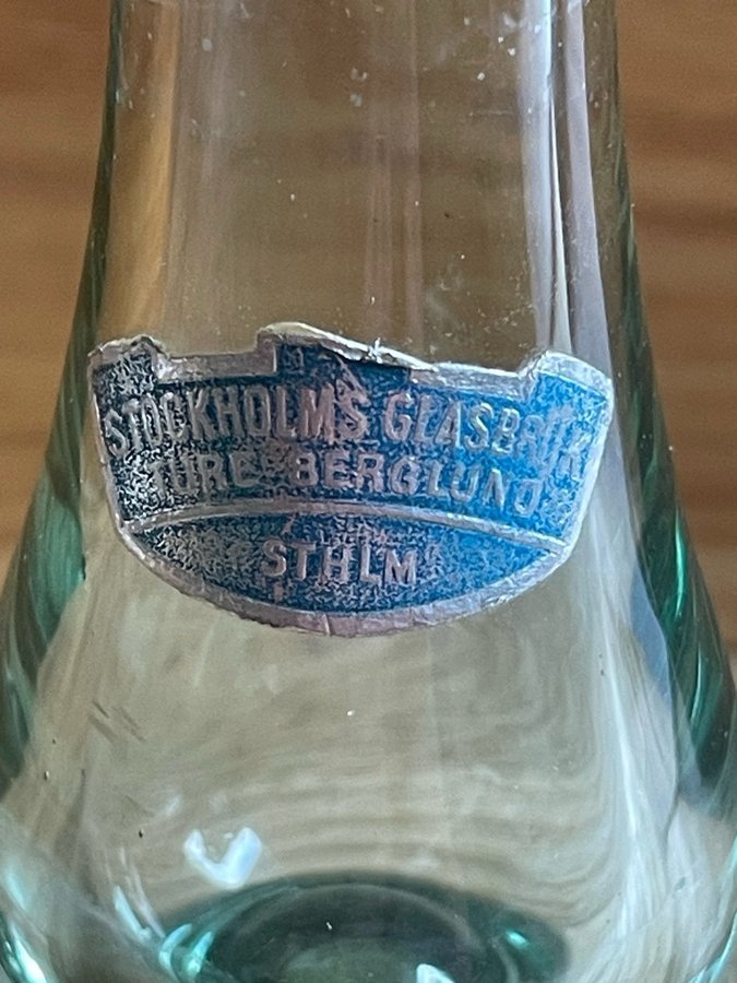 Hundbensvas glasvas 175 cm hög Ture Berglund Stockholms Glasbruk Etikettmärkt