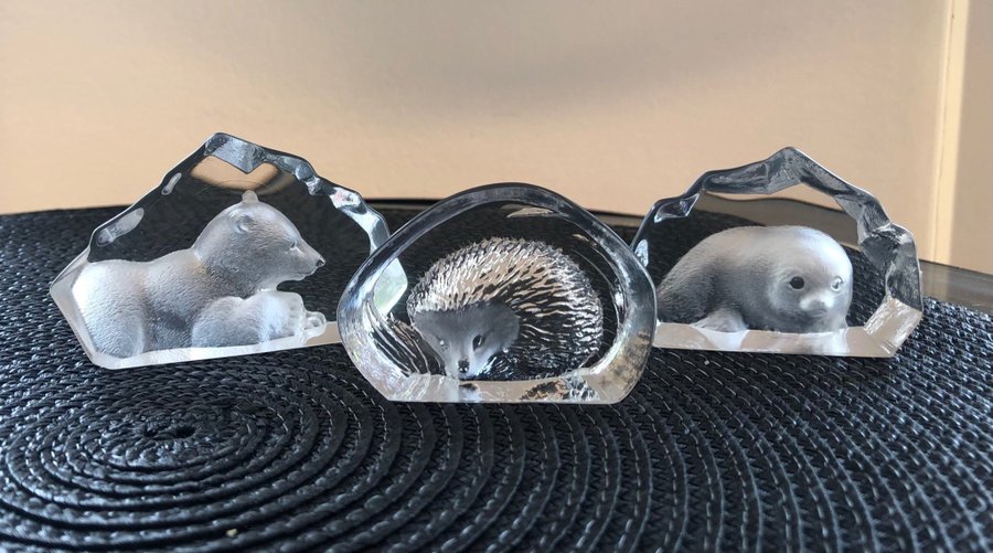 Mats Jonasson Målerås design wildlife miniature 3 glasblock med avbildade djur