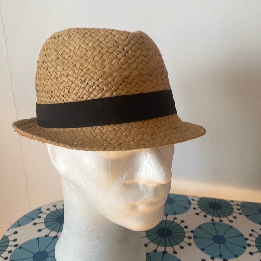 Beige hatt storlek S/M