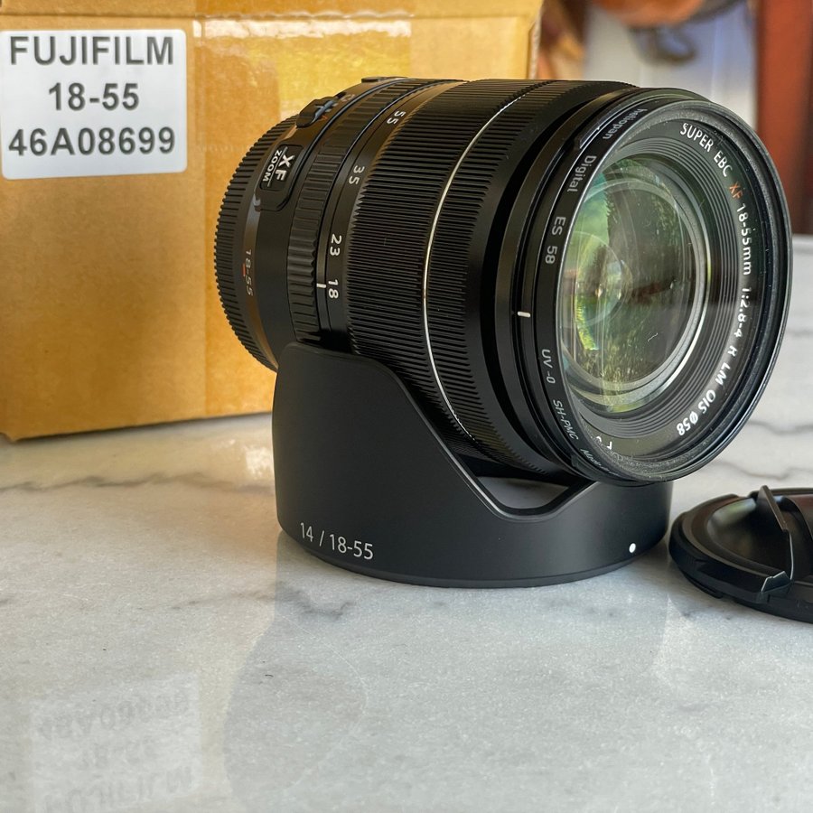 Fujifilm Fujinon XF 18-55mm f/28-4 R LM OIS Aspherical Super EBC+Hood+UV Minty