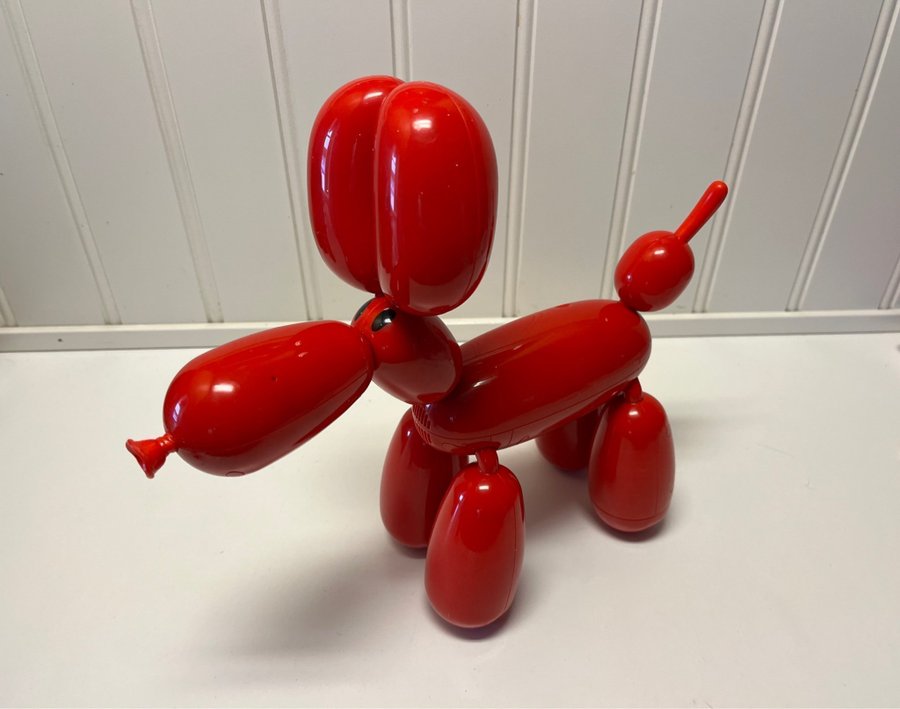 Squeakee The Balloon Dog interaktiv robothund