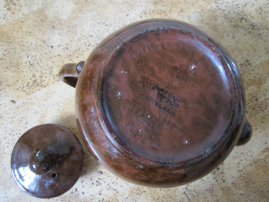 Vintage - ARTHUR WOOD BROWN BETTY - Mycket dekorativ engelsk brun tekanna - 15L