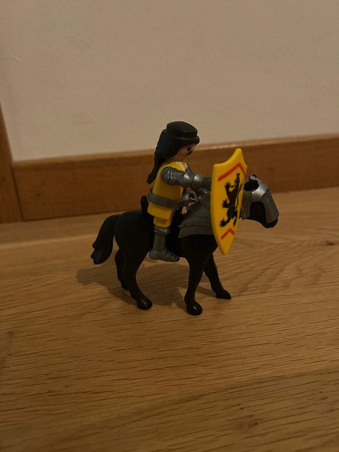 Playmobil riddare på häst