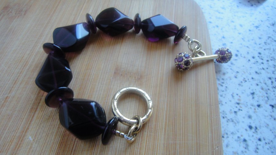 Dyrberg Kern armband förgylld stora lilla (purple) pärlor+ kristaller oanvänt