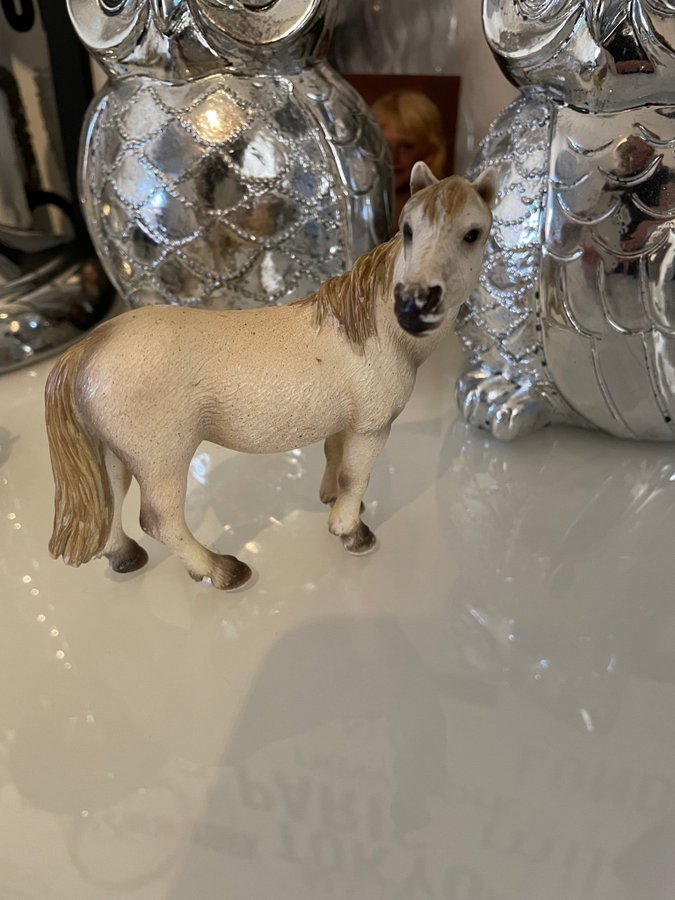 Schleich häst Camargue Mare samlarobjekt