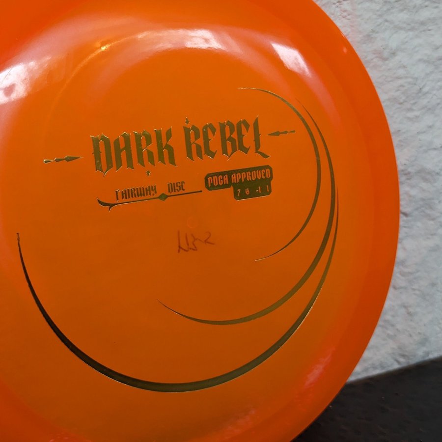 Innova - Dark Rebel champion  disc för discgolf