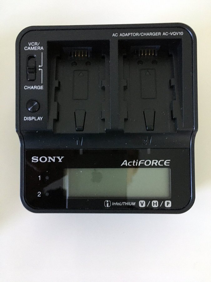 Sony Batteriladdare AC-VQV10 inkl 3st Batterier NP-FV50A