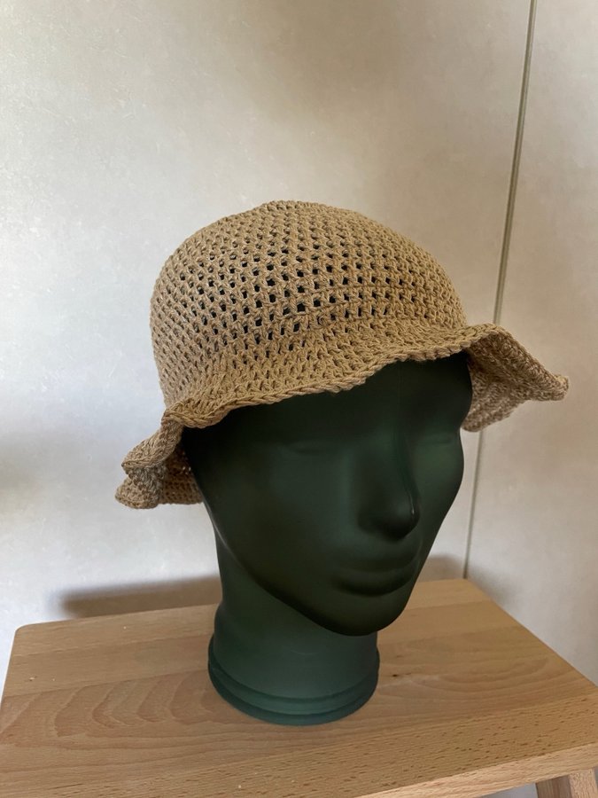 Beige hatt