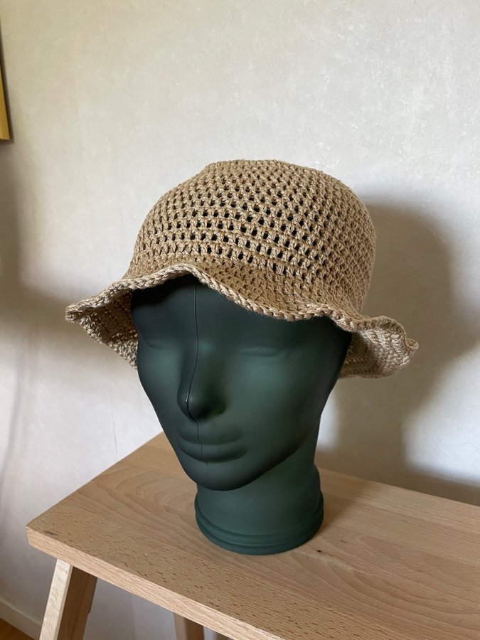 Beige hatt